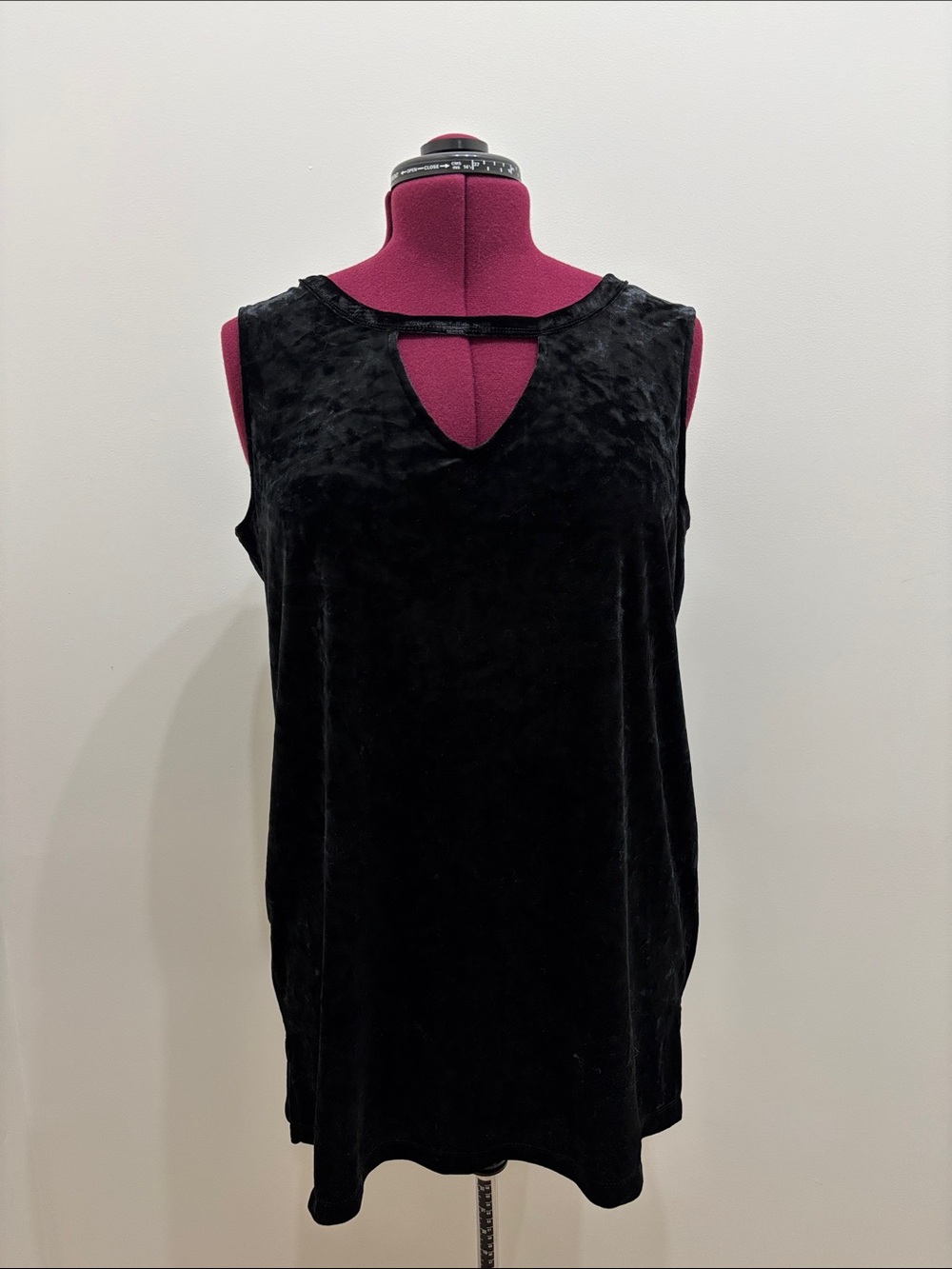 Velvet Sleeveless Black Tunic